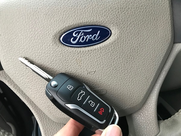 フォード・エクスプローラーの鍵作成・持込ＯＫ | 鍵と防犯の専門店